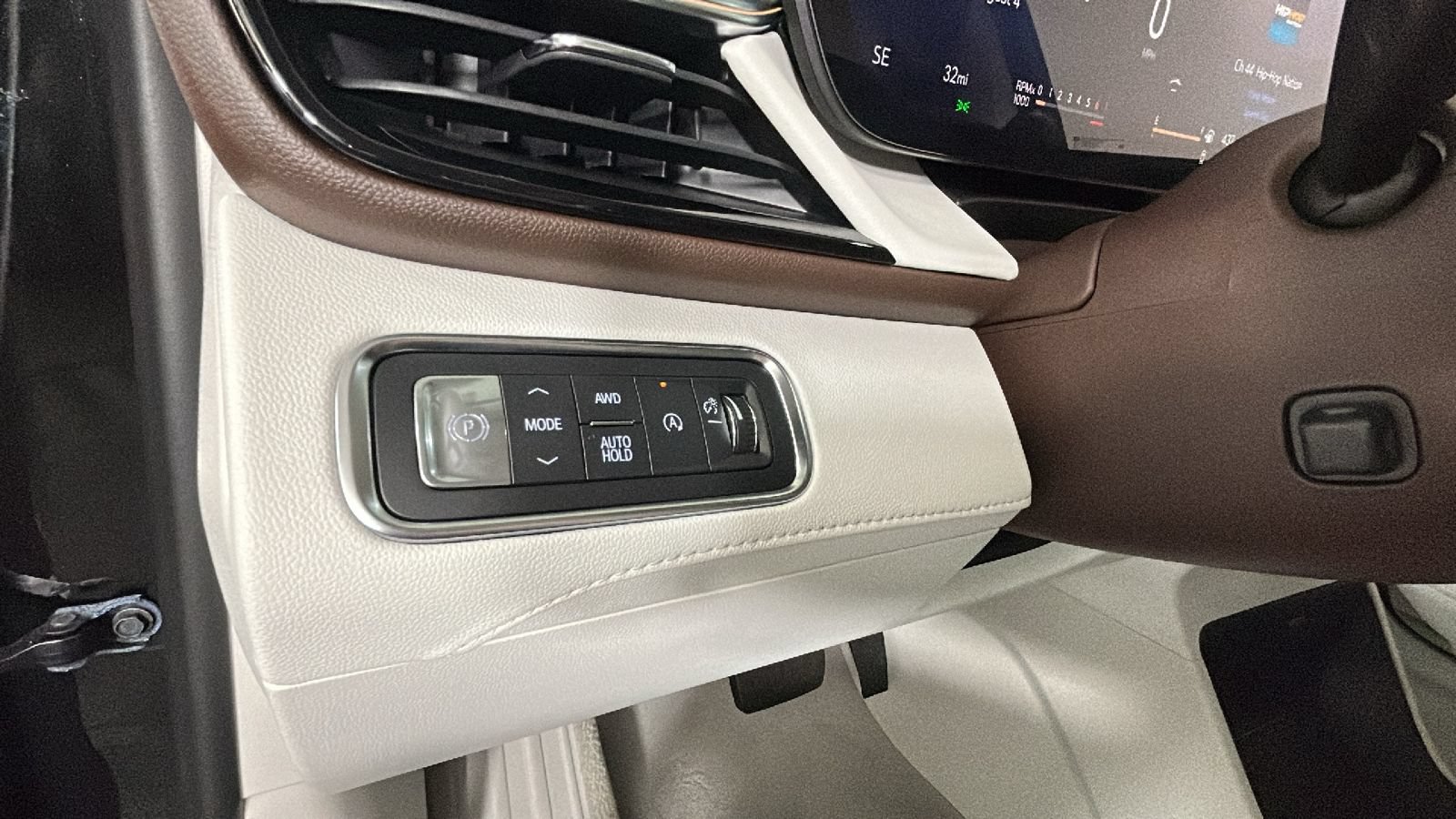 New 2026 Buick Enclave Avenir w/ Super Cruise Package AWD/4WD image 21