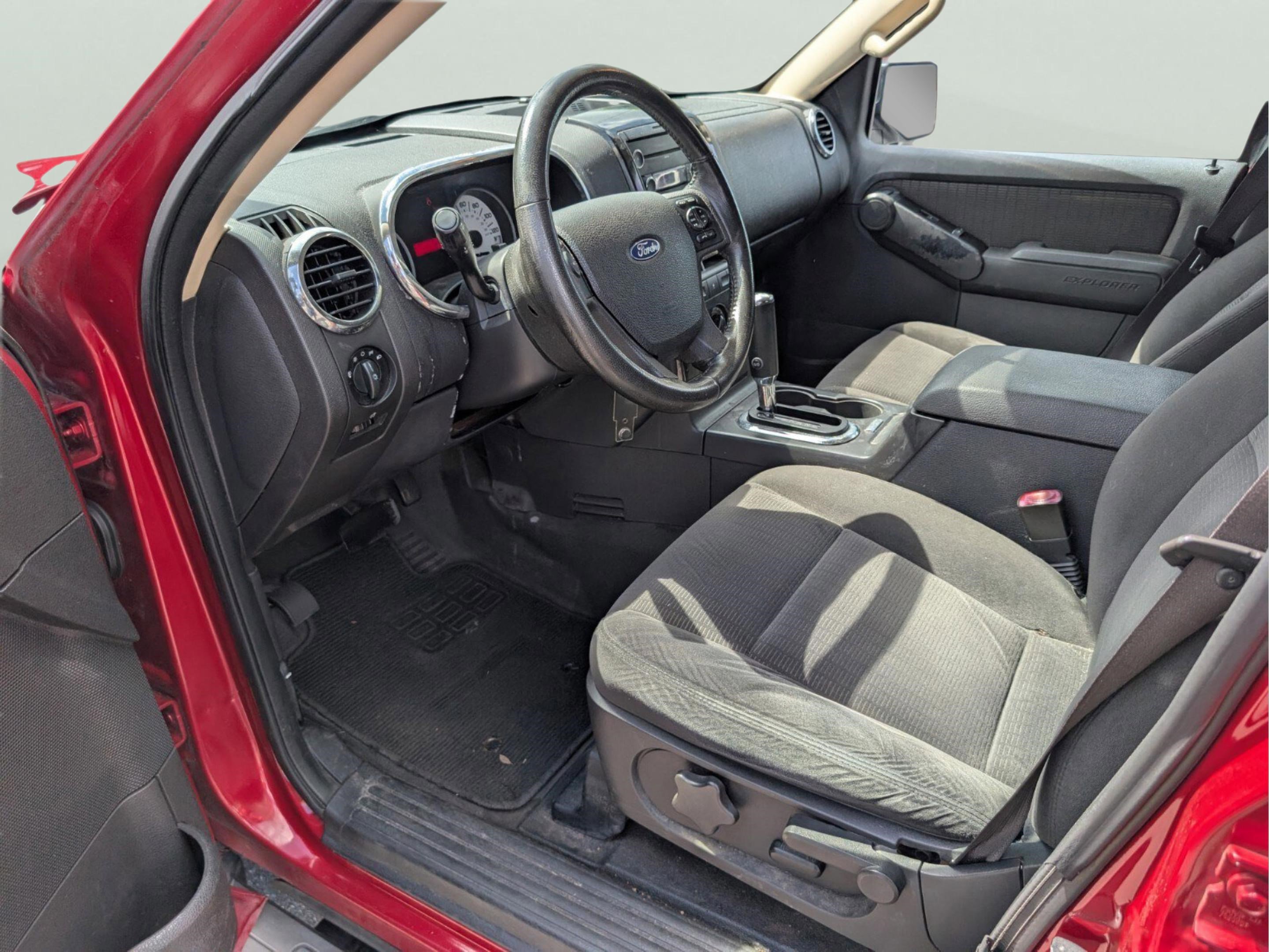 Used 2010 Ford Explorer Sport Trac XLT image 29