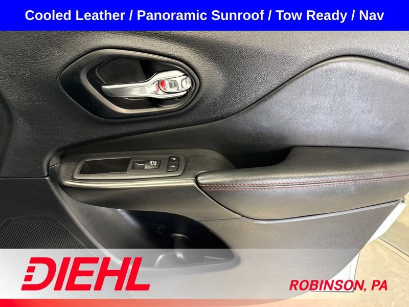Used 2022 Jeep Cherokee Trailhawk w/ Sun, Sound & Nav Group AWD/4WD image 17
