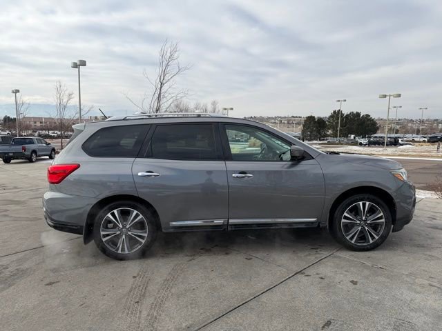 Used 2017 Nissan Pathfinder Platinum image 9