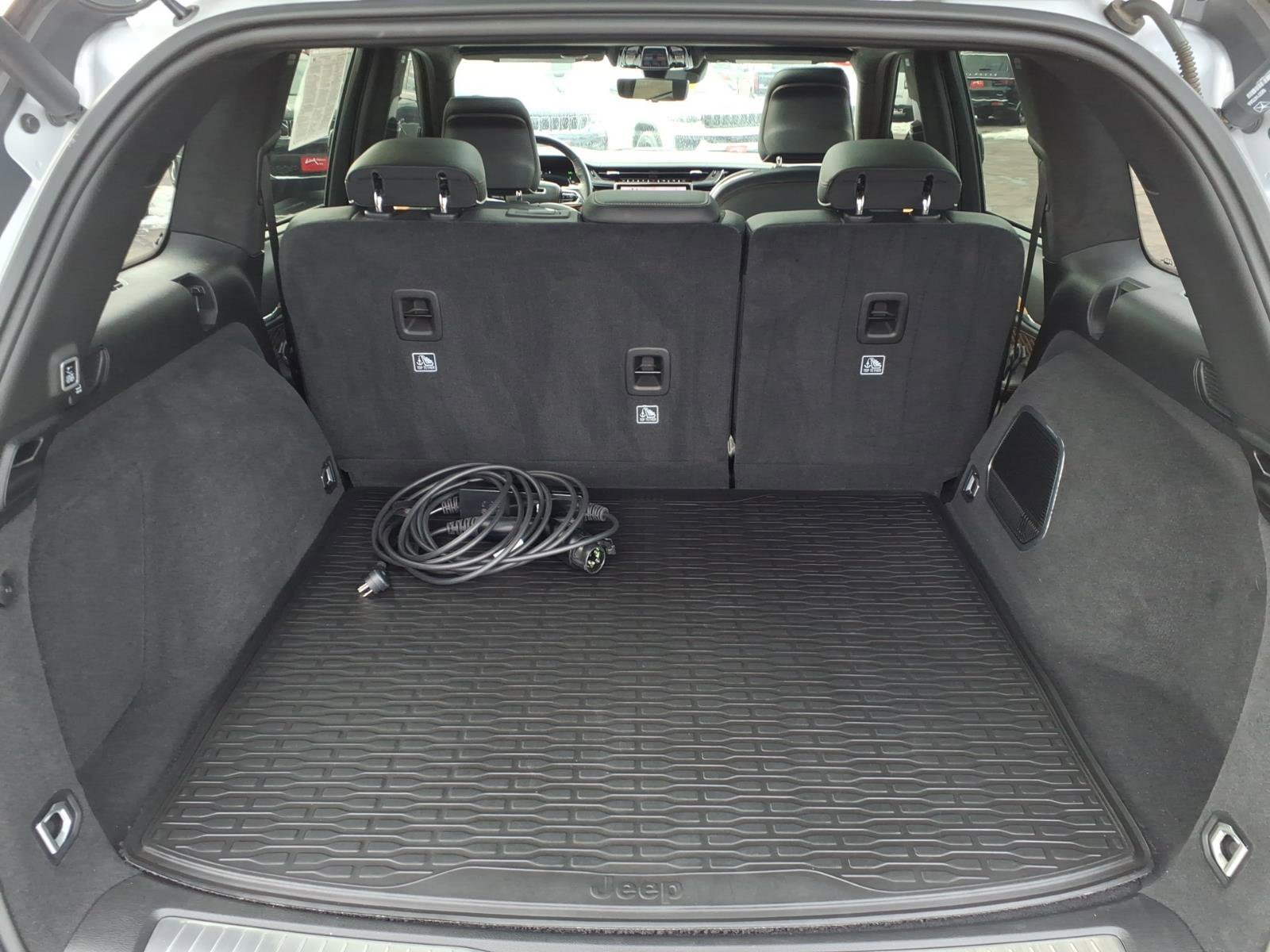 Used 2022 Jeep Grand Cherokee Summit image 20