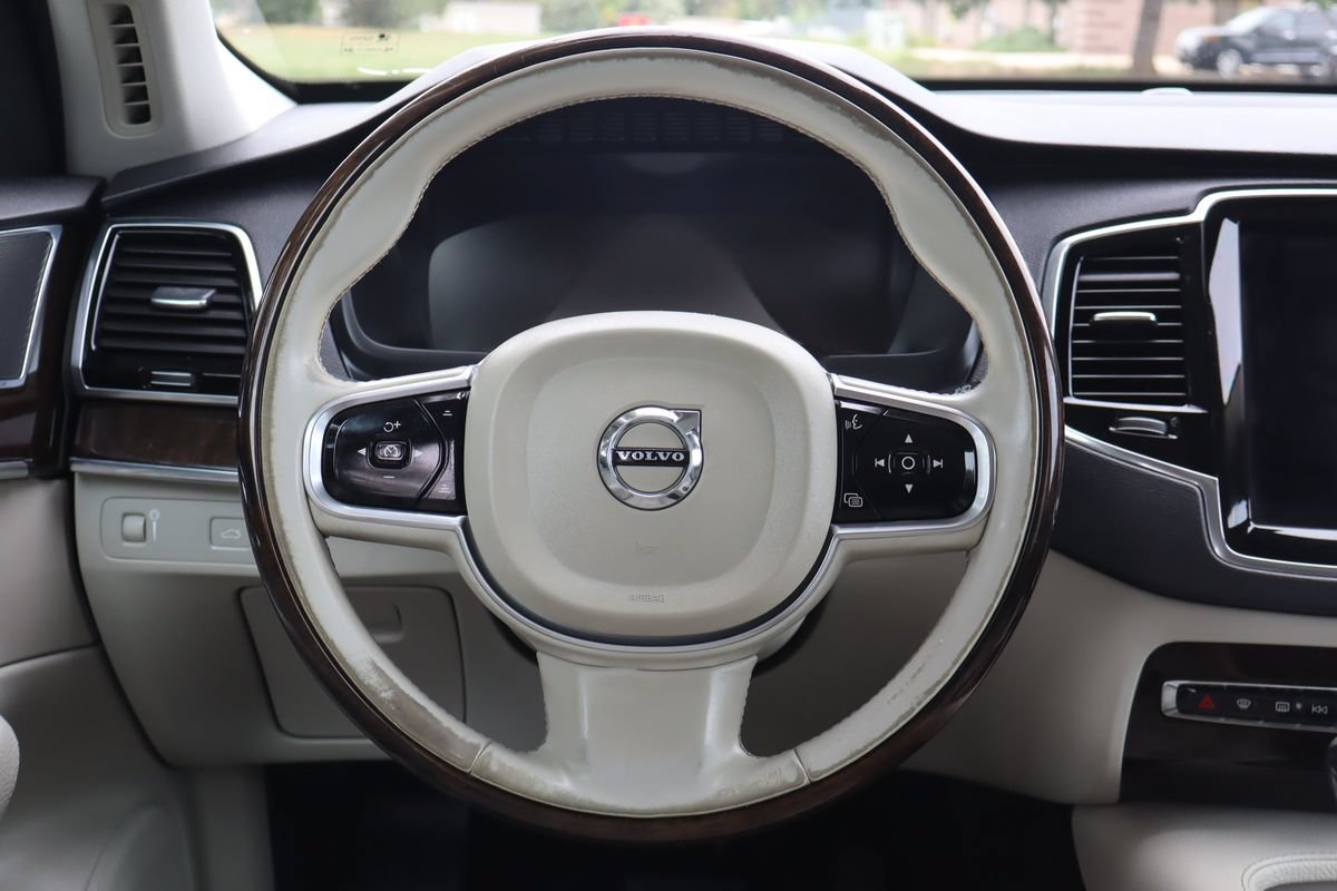 Used 2016 Volvo XC90 T6 Momentum w/ Momentum Plus Package AWD/4WD image 18