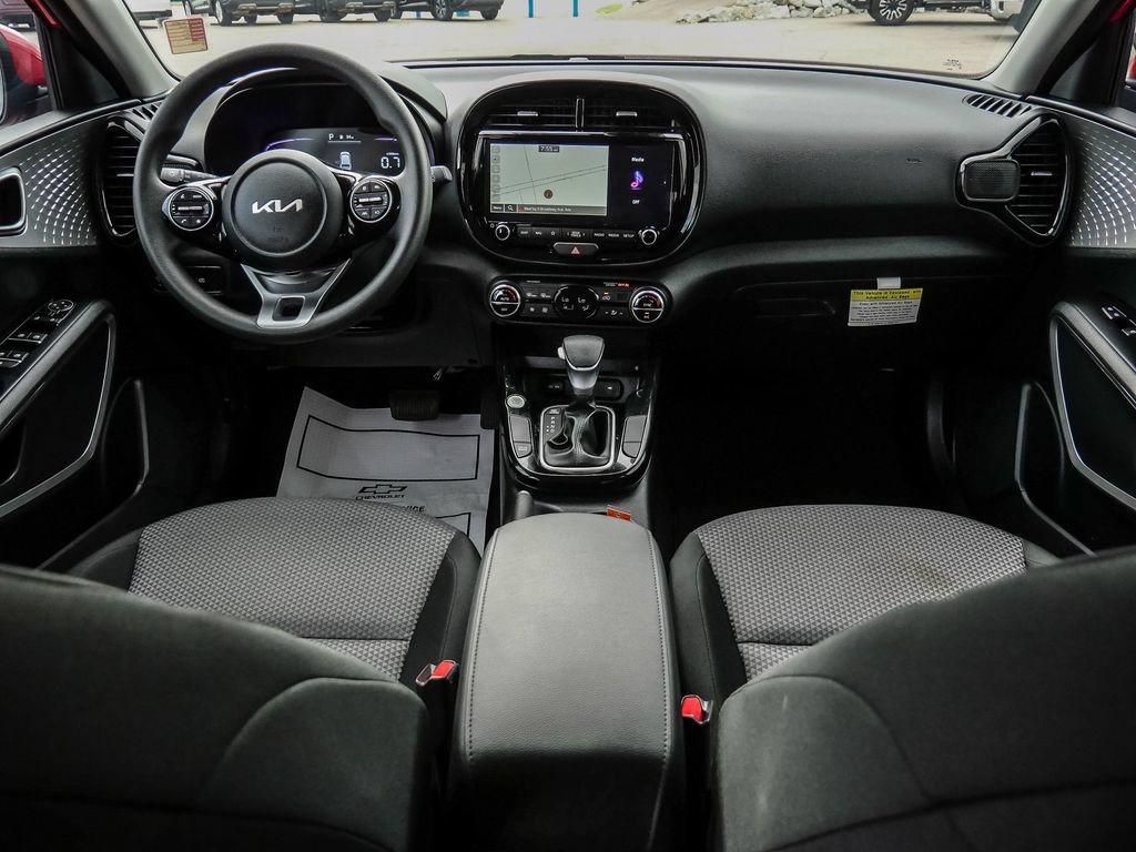 Used 2025 Kia Soul S FWD image 23