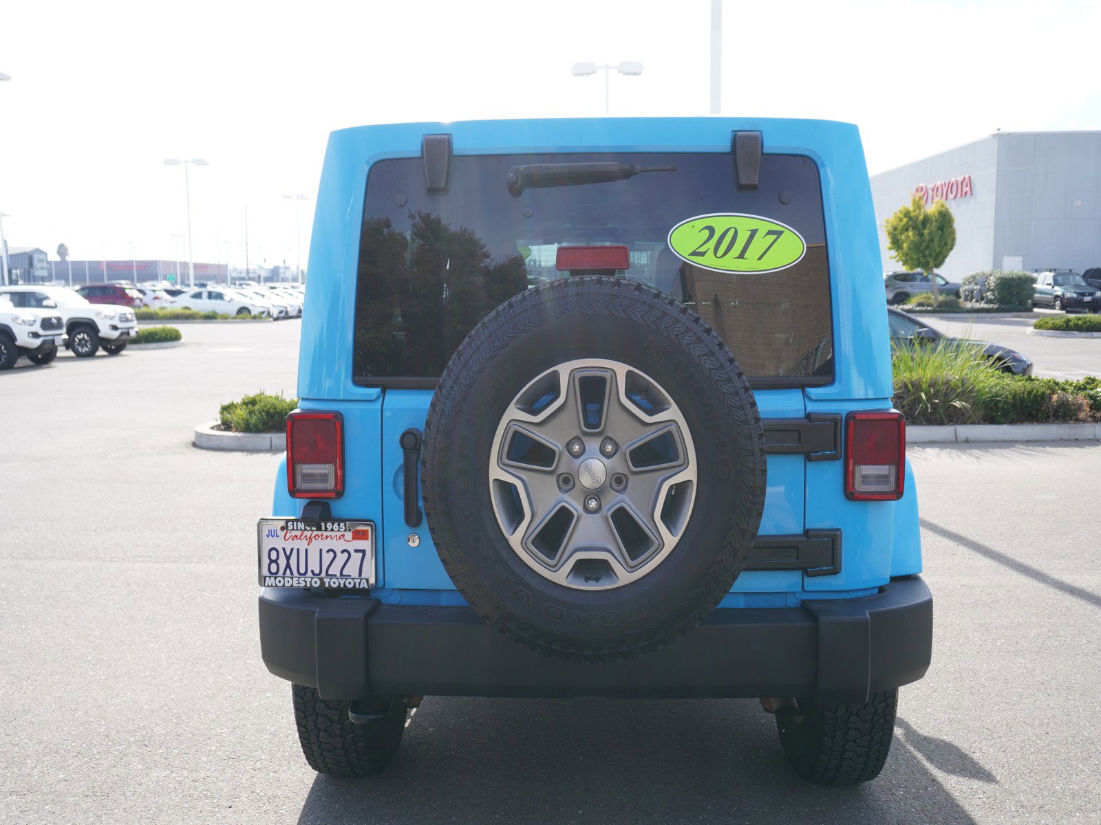 Used 2017 Jeep Wrangler Unlimited Rubicon w/ Connectivity Group image 11