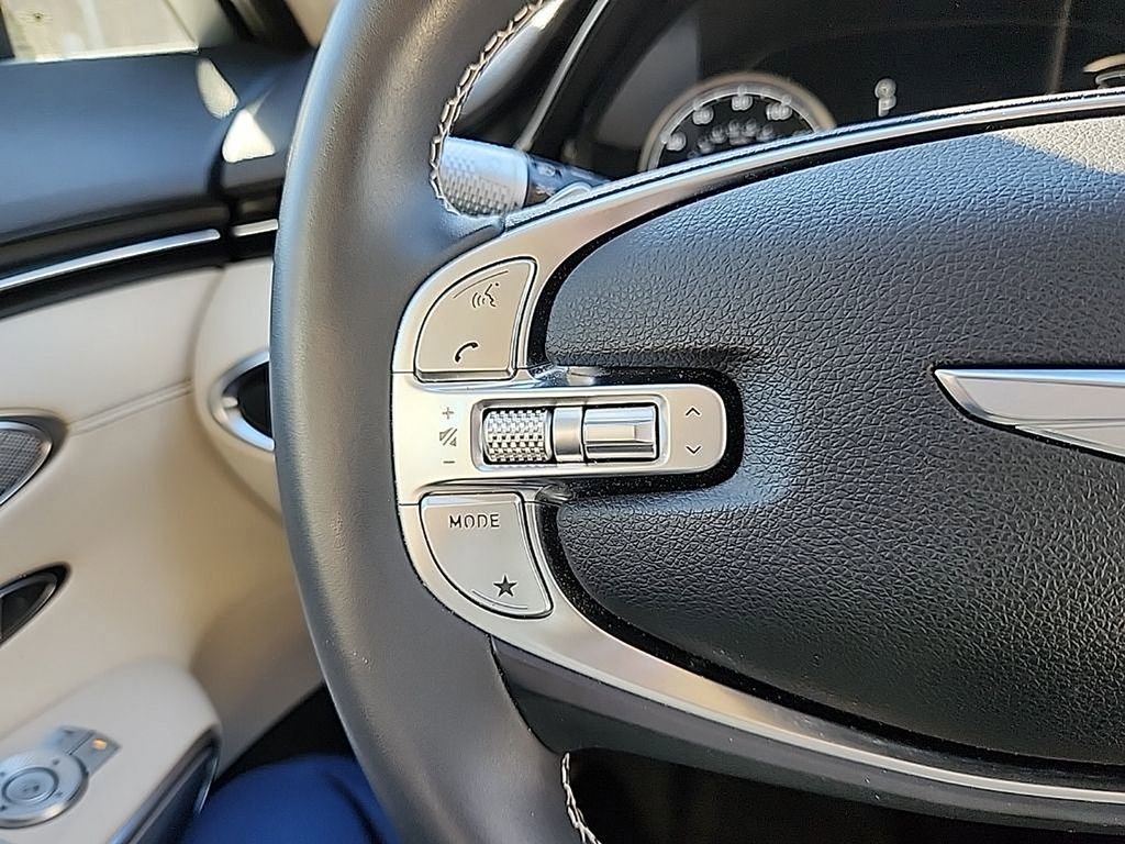 Used 2023 Genesis GV70 2.5T Select w/ Select Package image 8