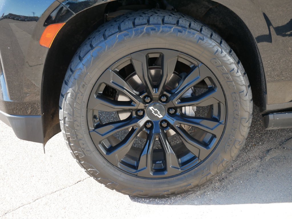 Used 2023 Chevrolet Suburban High Country AWD/4WD image 10