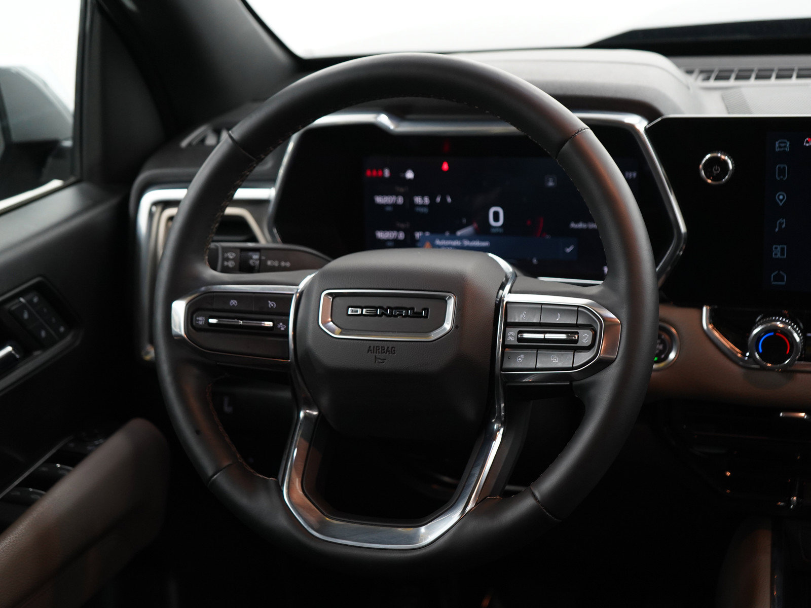 Used 2024 GMC Canyon Denali AWD/4WD image 14