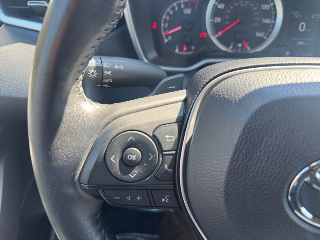 Used 2022 Toyota Corolla SE w/ SE Preferred Package image 29
