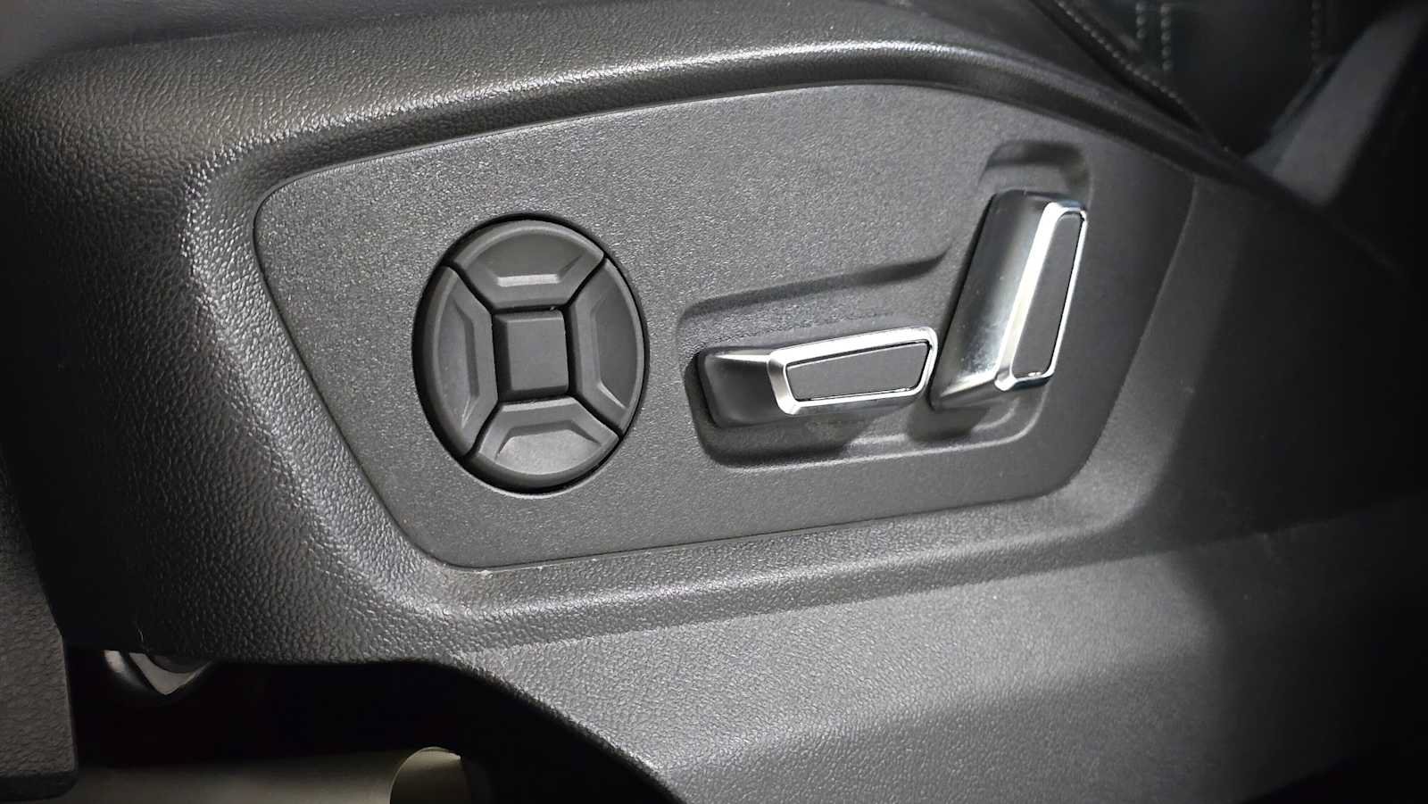 Used 2022 Audi SQ7 Prestige w/ Prestige Package AWD/4WD image 26