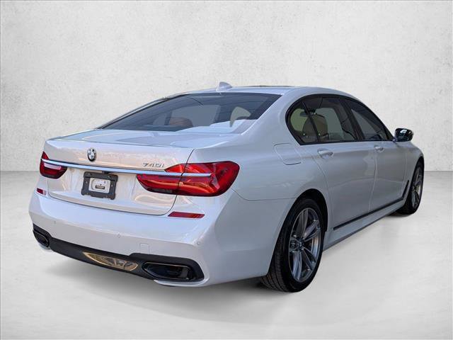 Used 2019 BMW 740i image 5