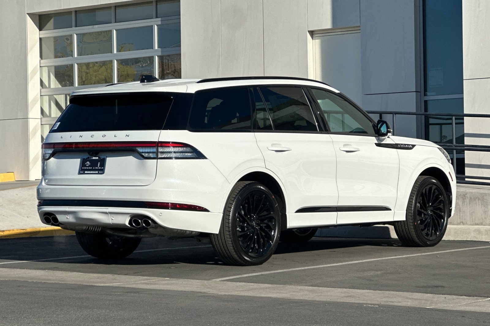 New 2026 Lincoln Aviator Reserve image 3