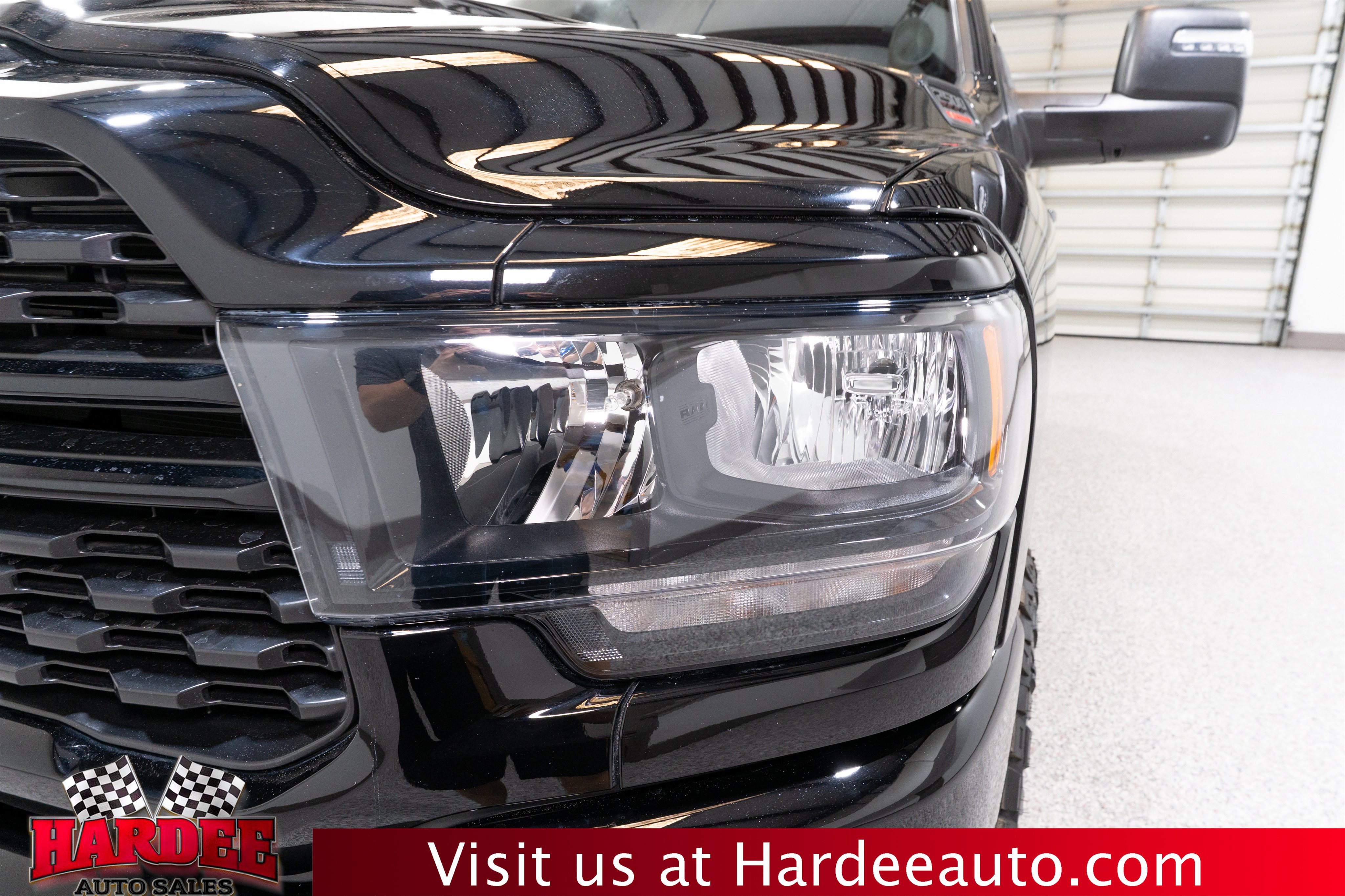 Used 2024 RAM 2500 Big Horn w/ Night Edition AWD/4WD image 8