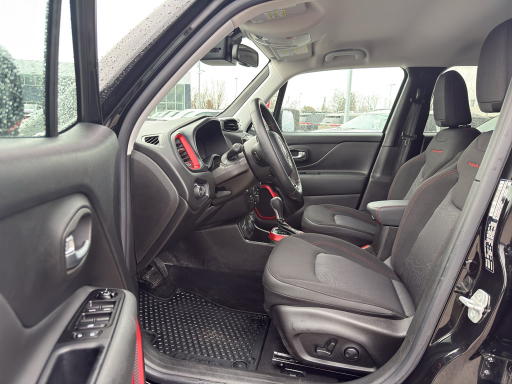 Used 2022 Jeep Renegade Trailhawk w/ Trailer Tow Group image 11