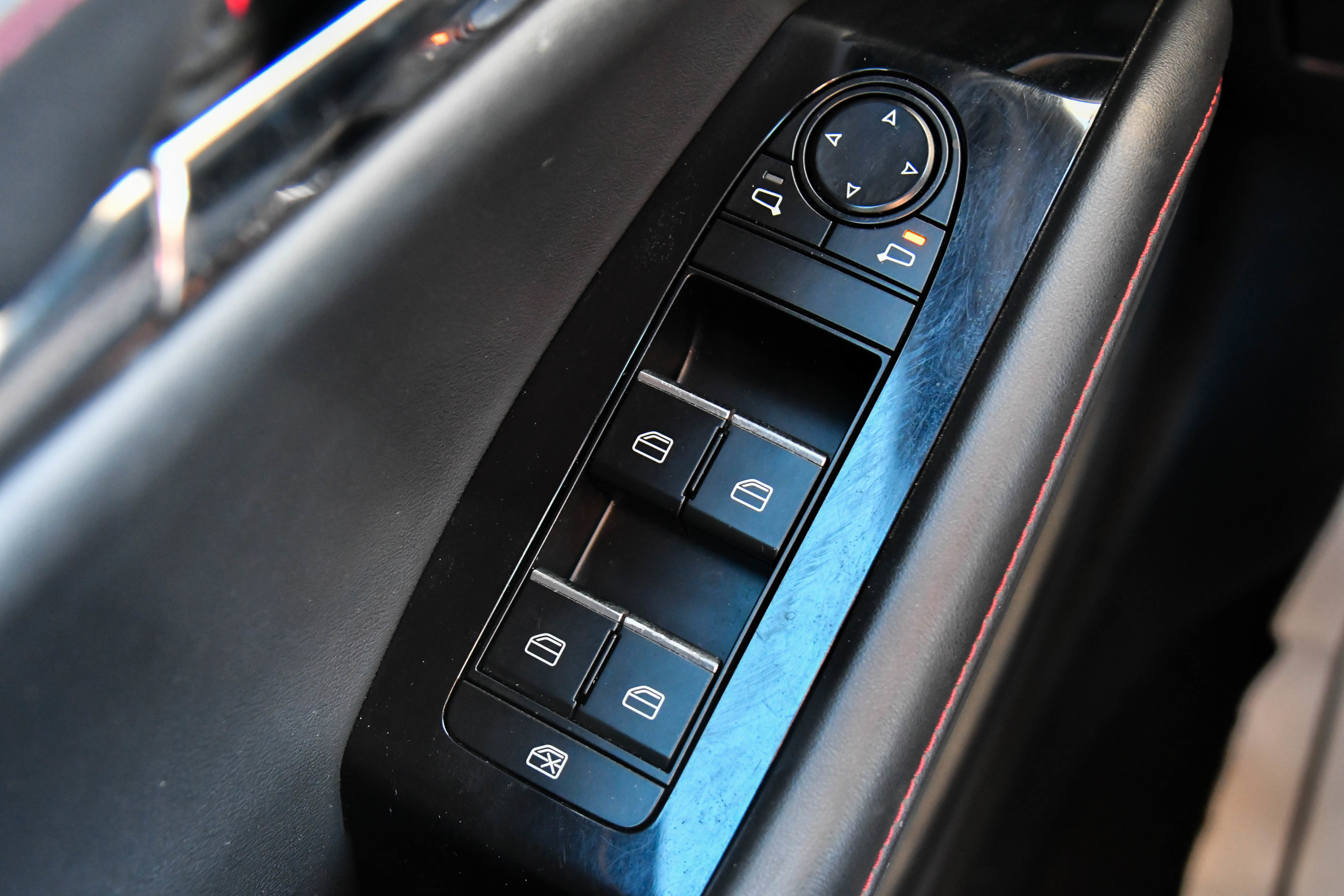 Used 2024 MAZDA MAZDA3 s image 33