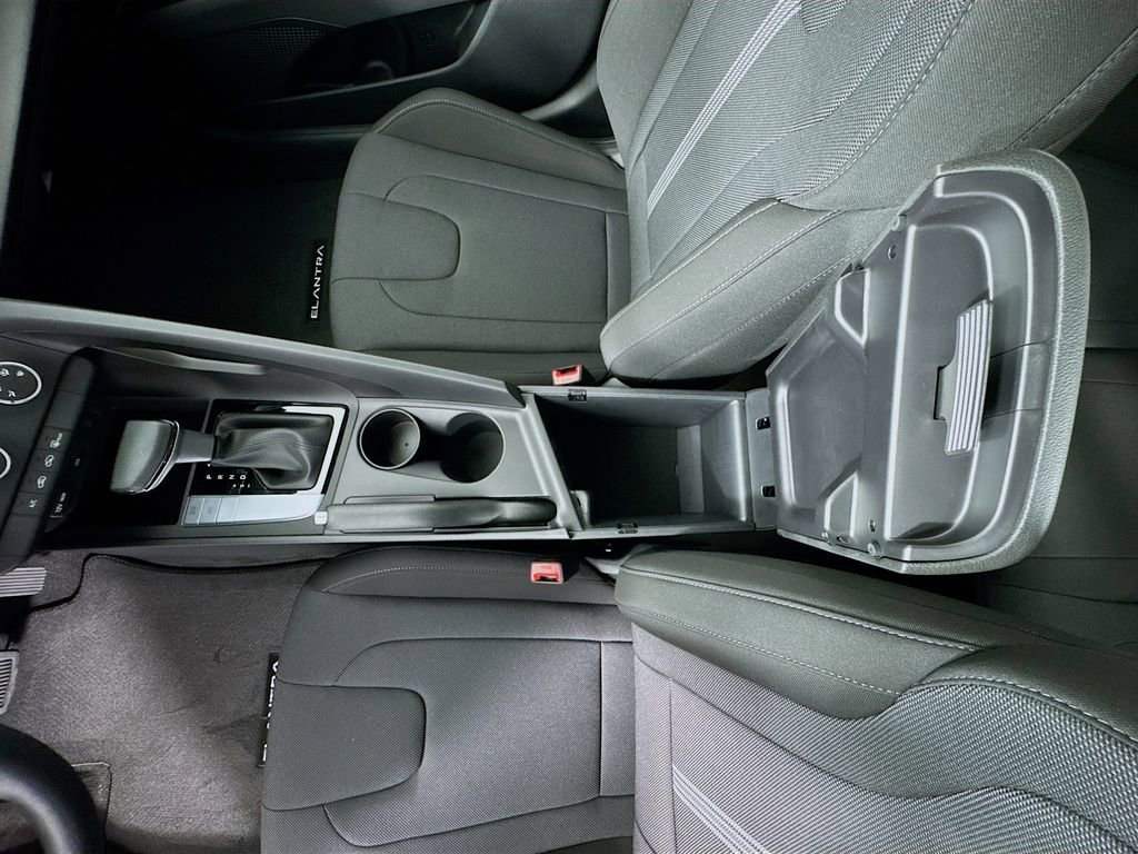 New 2026 Hyundai Elantra SE image 33