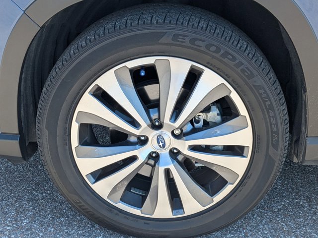 Used 2021 Subaru Ascent Limited w/ Technology Package image 10