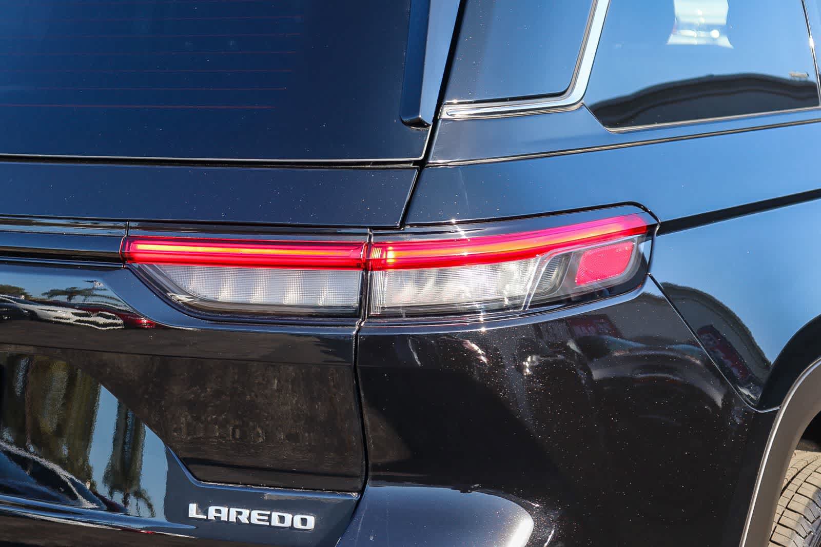 Used 2025 Jeep Grand Cherokee Laredo X RWD image 6
