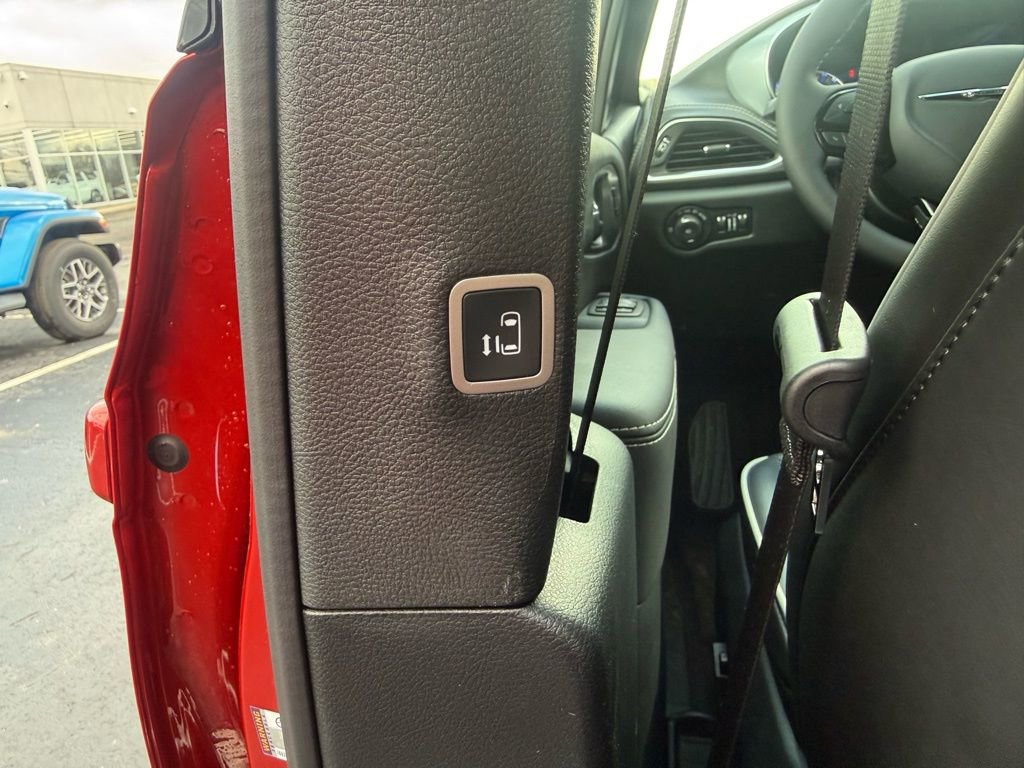 New 2026 Chrysler Pacifica Limited w/ S Appearance Package image 52