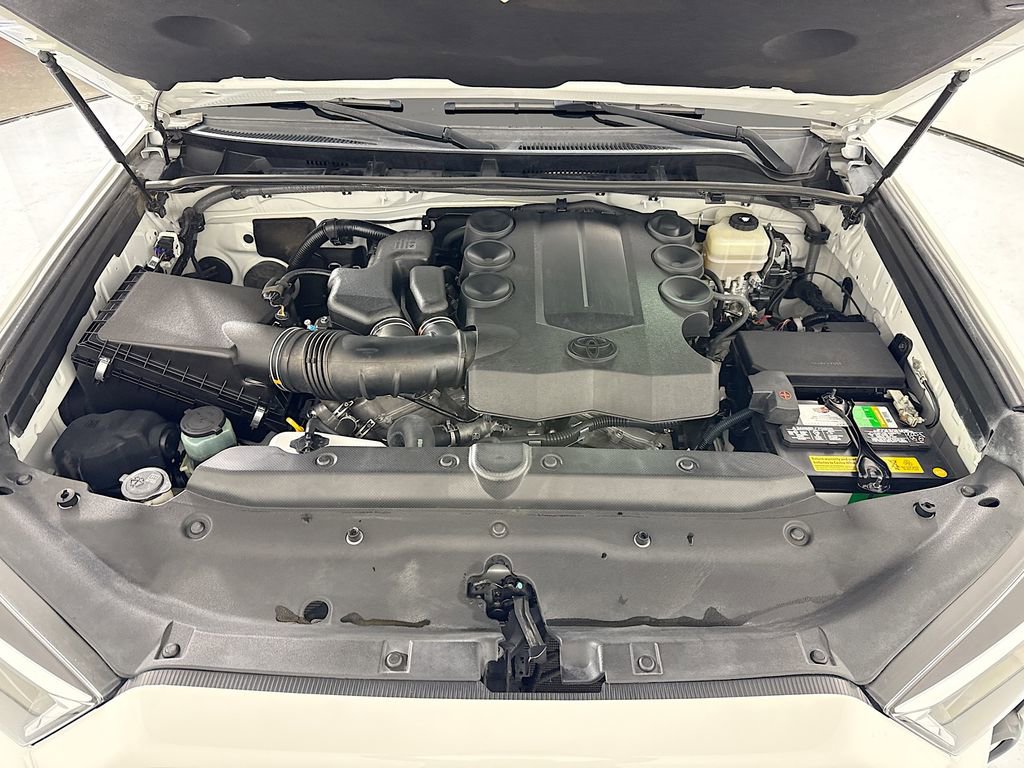 Used 2018 Toyota 4Runner SR5 Premium AWD/4WD image 29