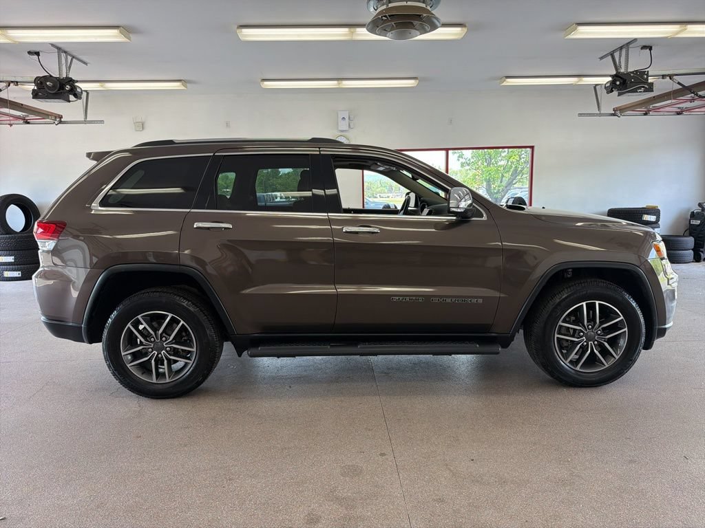 Used 2020 Jeep Grand Cherokee Limited AWD/4WD image 34
