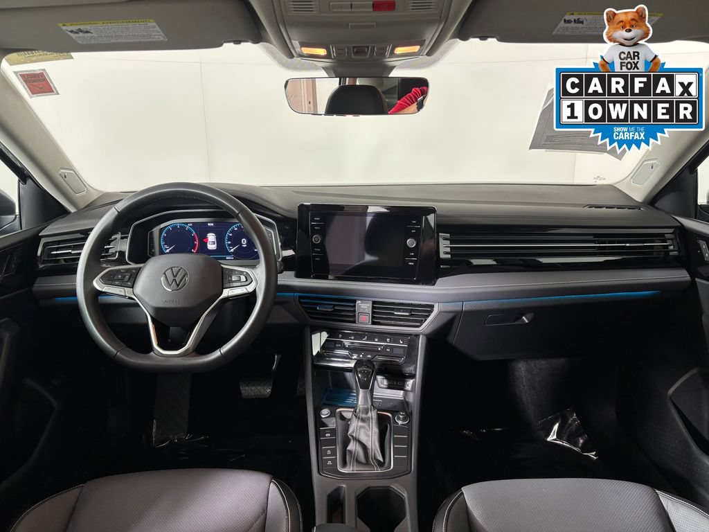 Used 2025 Volkswagen Jetta SEL FWD image 13