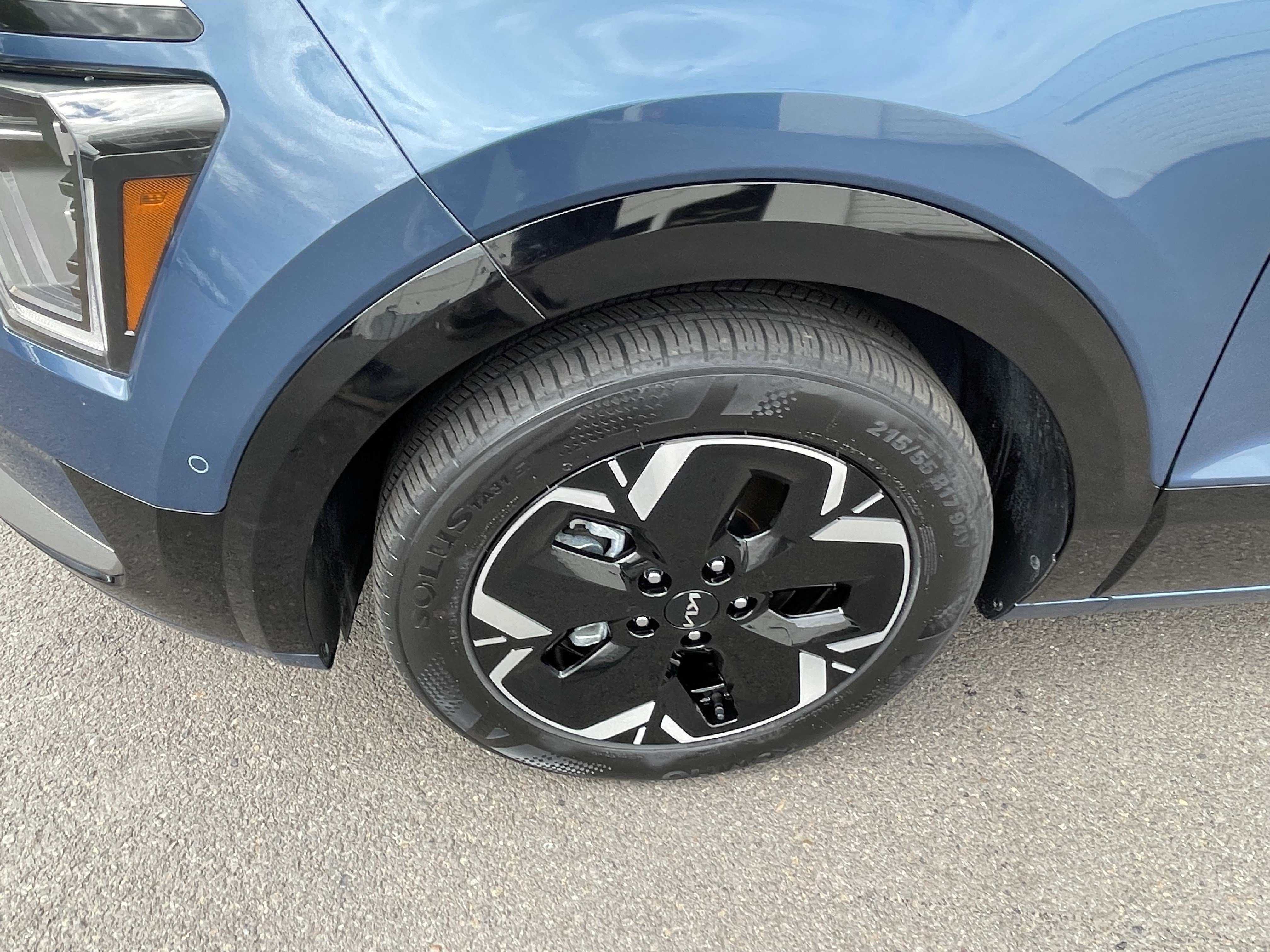 Used 2023 Kia Niro Wave FWD image 9