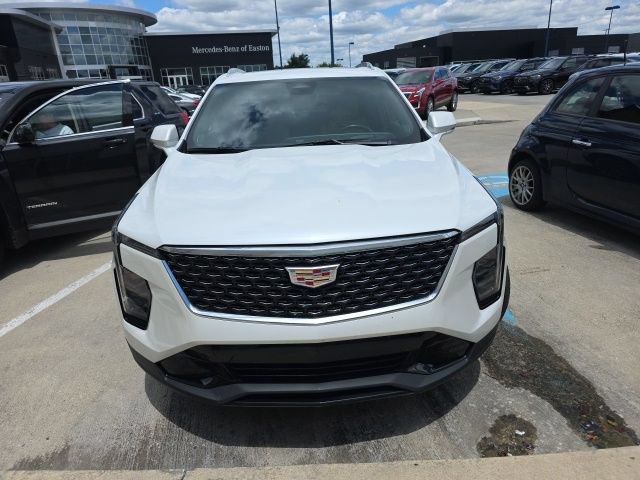 Used 2024 Cadillac XT4 Premium Luxury w/ Technology Package AWD/4WD image 2