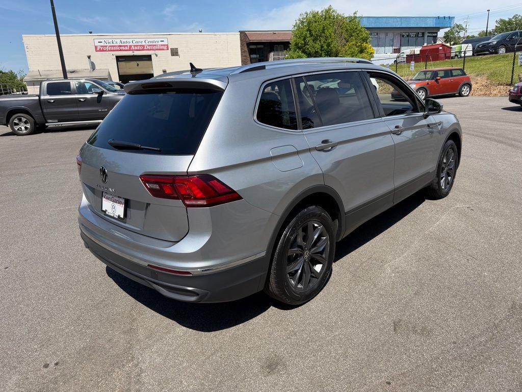 Certified 2023 Volkswagen Tiguan SE FWD image 7