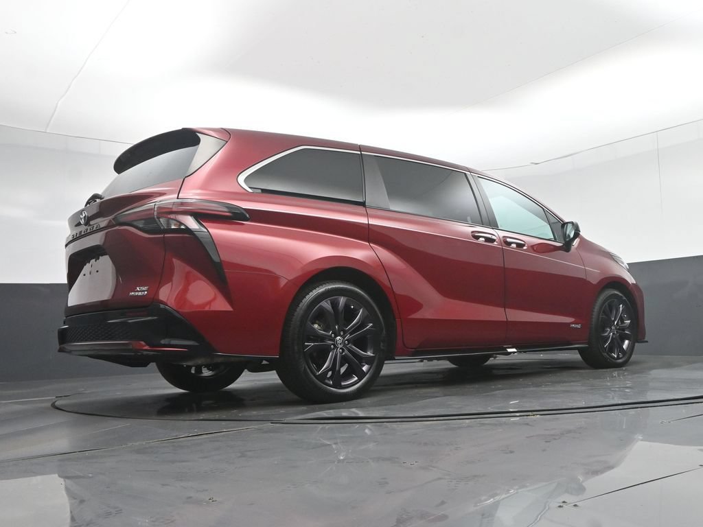 Used 2021 Toyota Sienna XSE FWD image 68