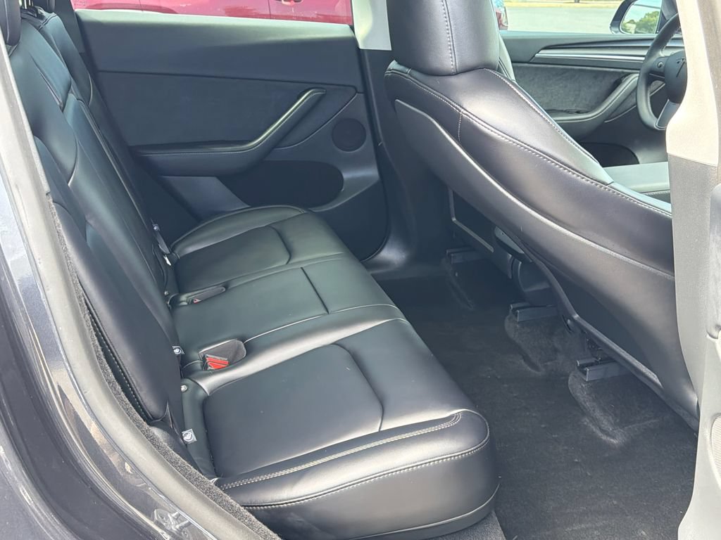 Used 2025 Tesla Model Y Long Range AWD/4WD image 16