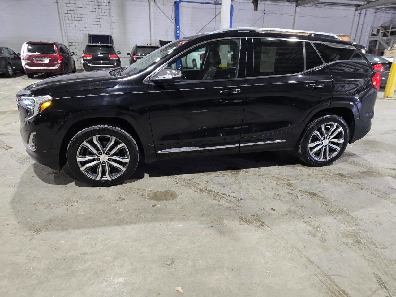 Used 2019 GMC Terrain Denali w/ Advanced Safety Package AWD/4WD image 4