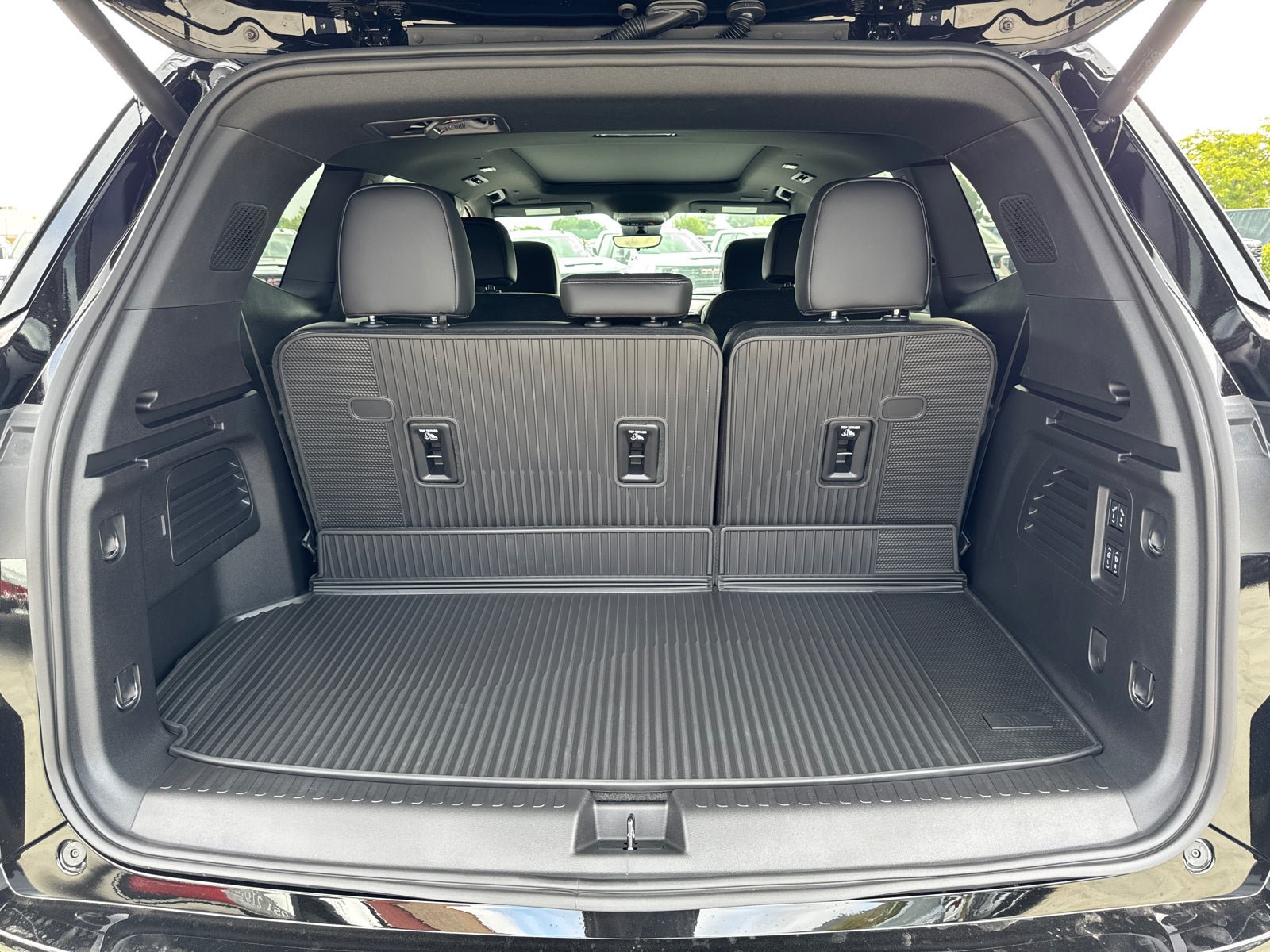 Used 2026 Buick Enclave Avenir w/ Super Cruise Package FWD image 9