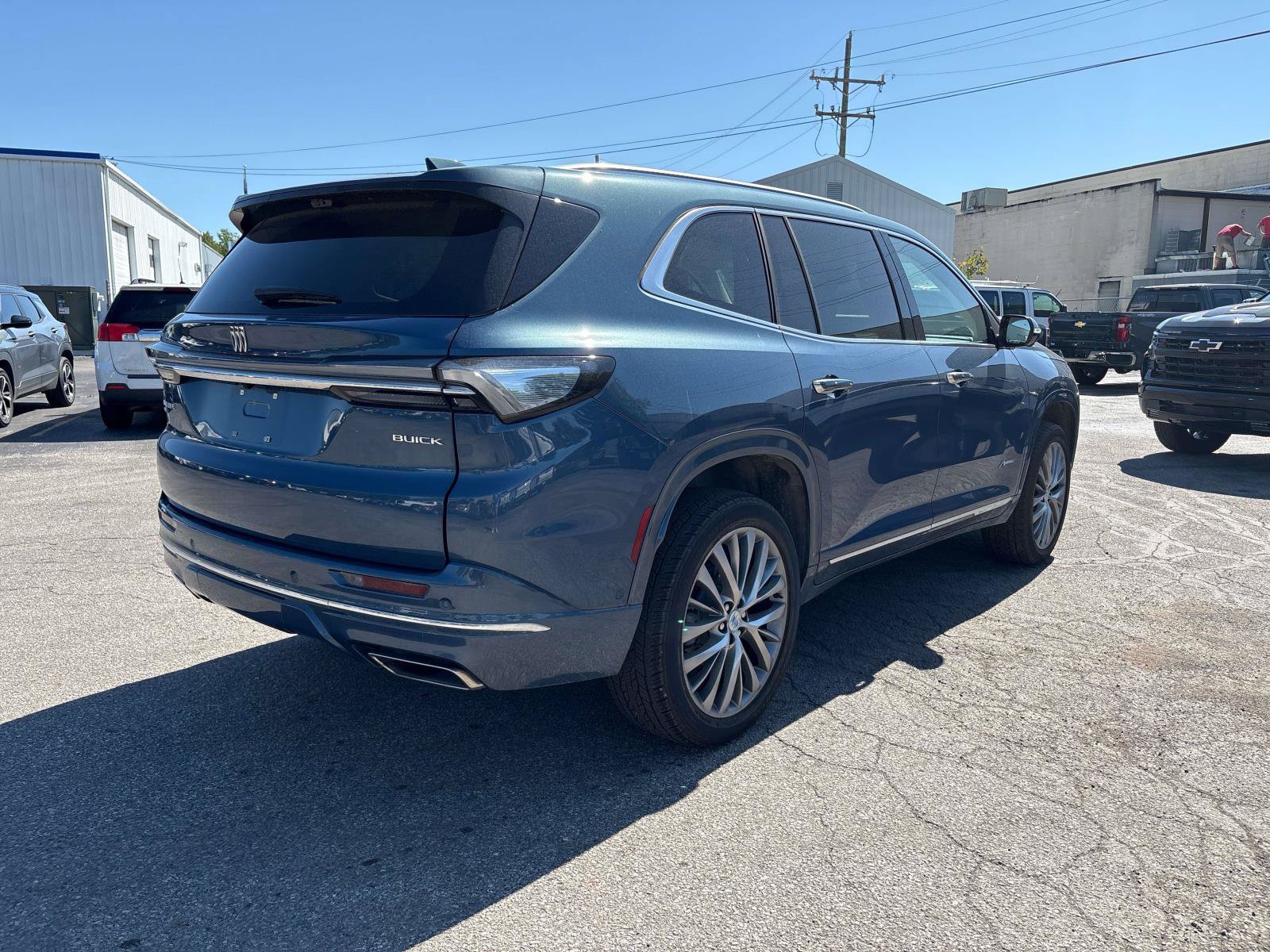 Used 2025 Buick Enclave Avenir w/ Super Cruise Package AWD/4WD image 6
