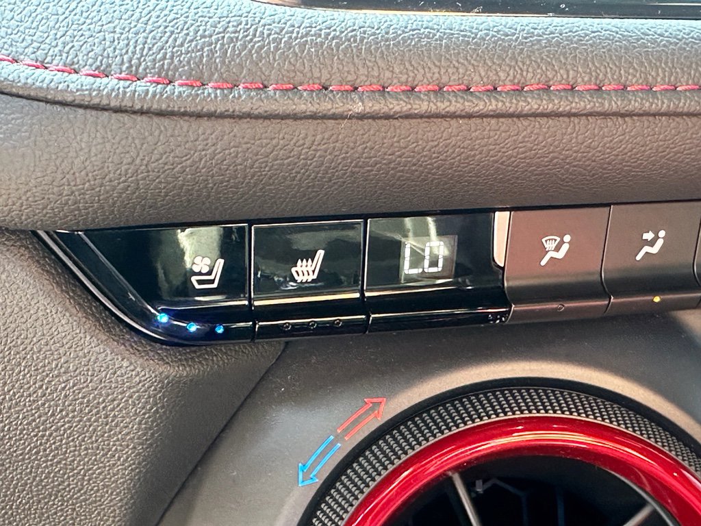 Used 2021 Chevrolet Blazer RS w/ Enhanced Convenience Package FWD image 24