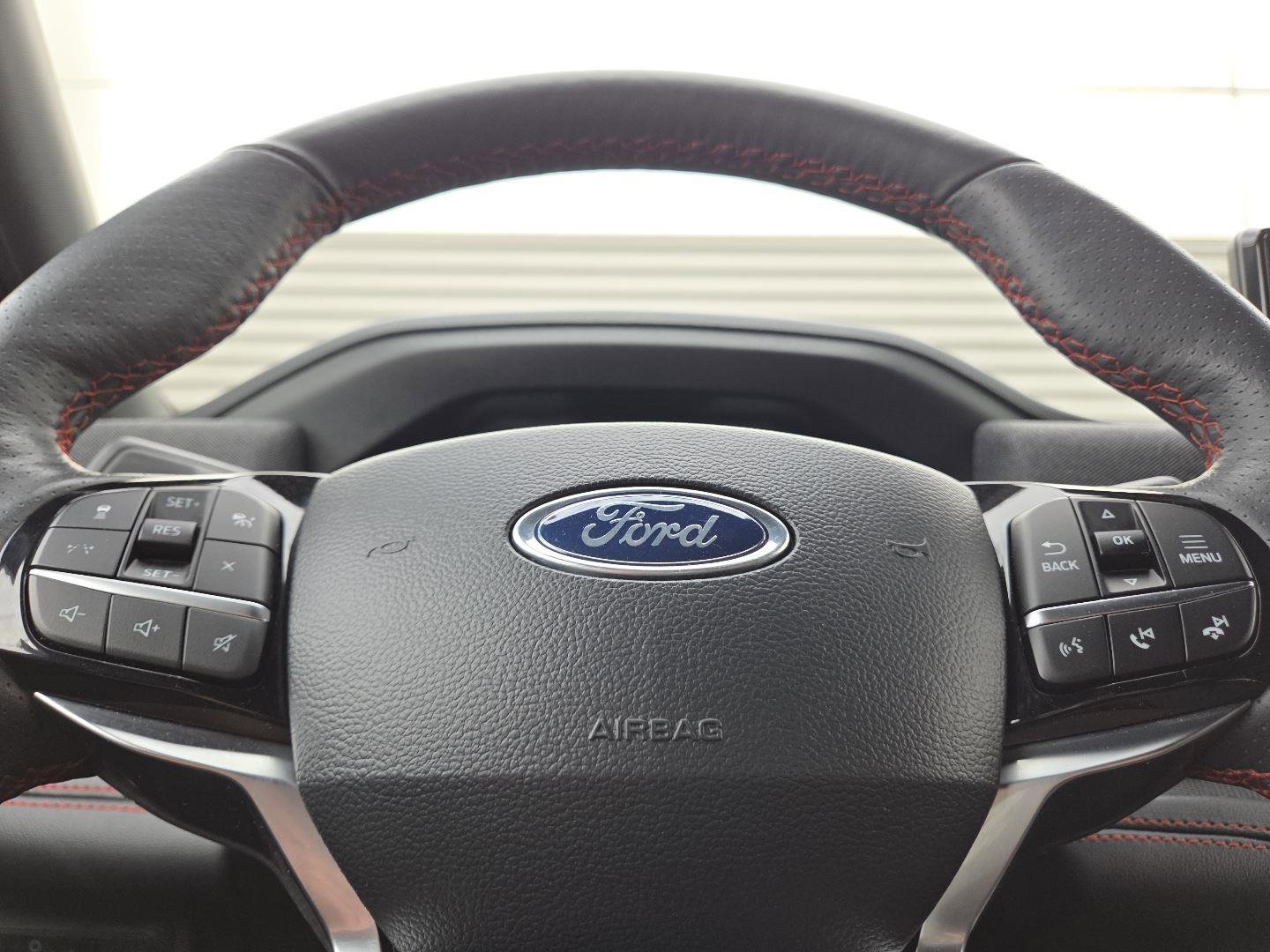 Used 2025 Ford Explorer ST-Line w/ ST-Line Street Pack AWD/4WD image 19