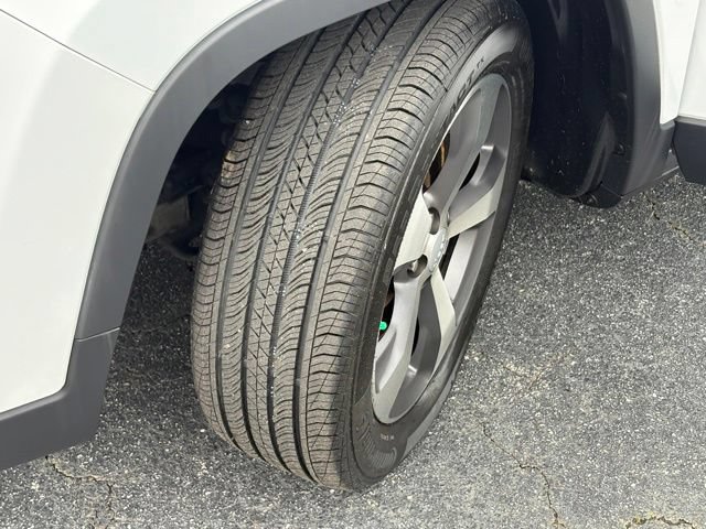 Used 2019 Jeep Cherokee Limited FWD image 30