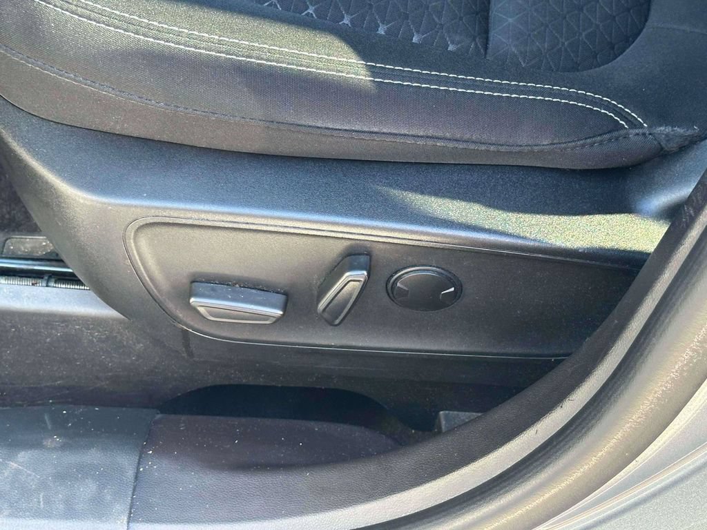 Used 2023 Ford Escape Active AWD/4WD image 19