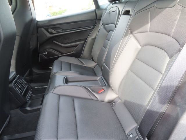 Used 2020 Porsche Taycan 4S image 34