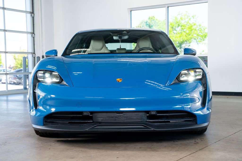 Used 2024 Porsche Taycan image 3
