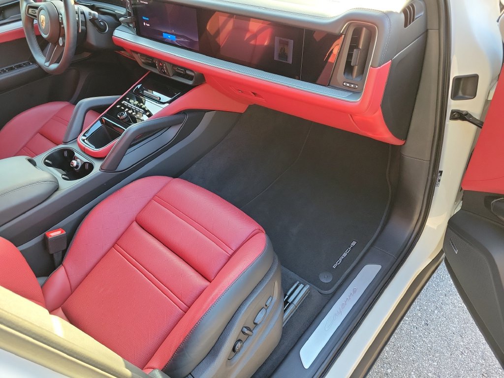 Certified 2026 Porsche Cayenne AWD/4WD image 19