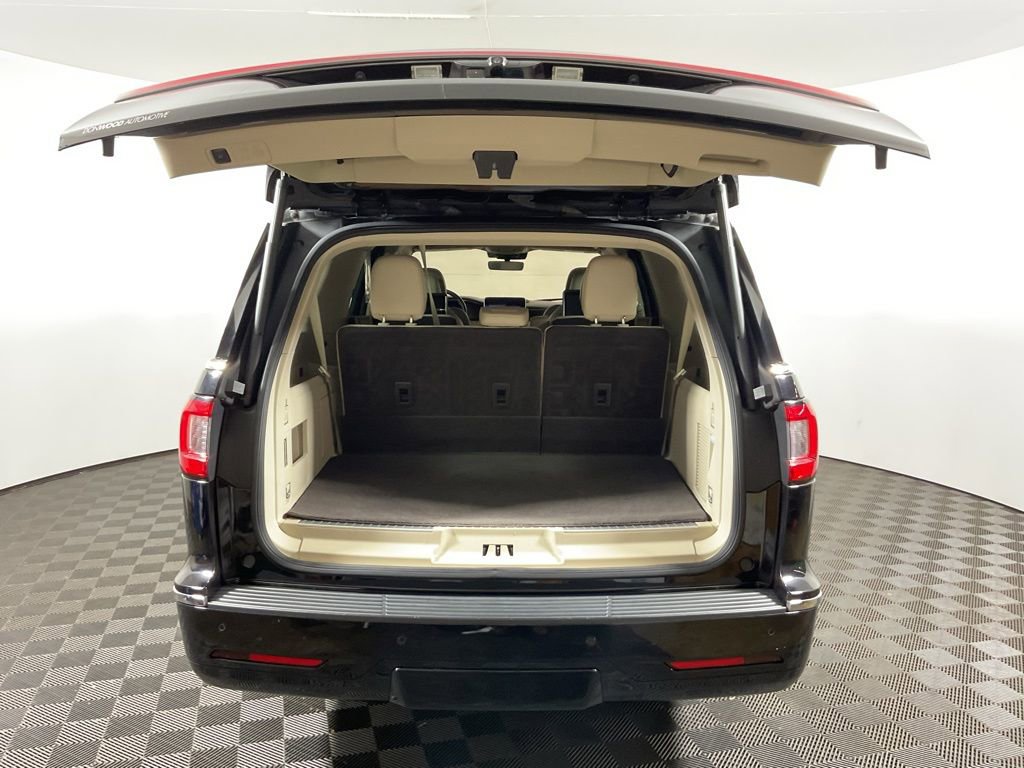 Used 2019 Lincoln Navigator L Reserve image 15