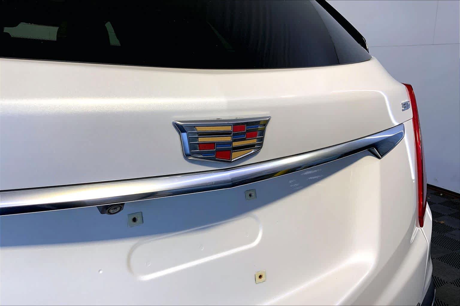 Used 2017 Cadillac XT5 Luxury w/ Driver Awareness Package AWD/4WD image 33