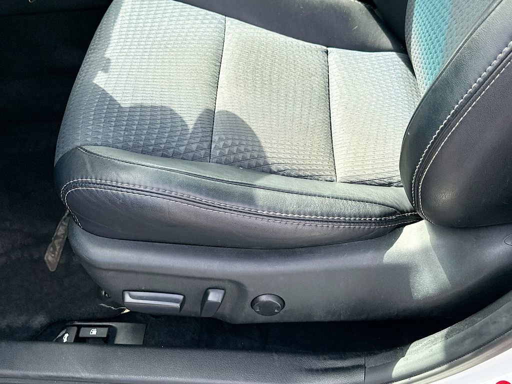 Used 2013 Toyota Camry SE image 9