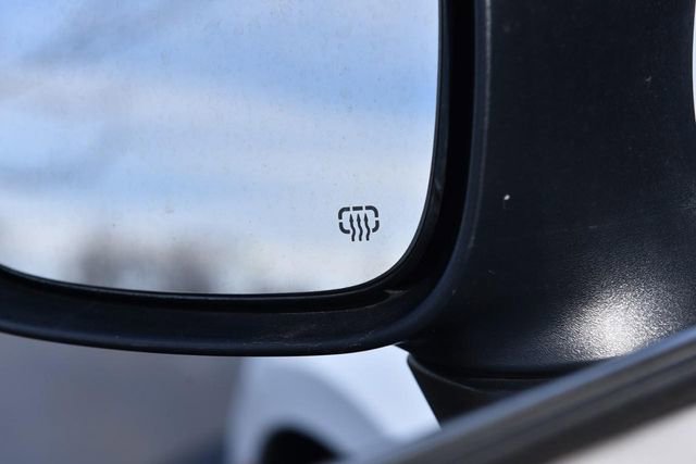 Used 2024 Chrysler Voyager LX image 9