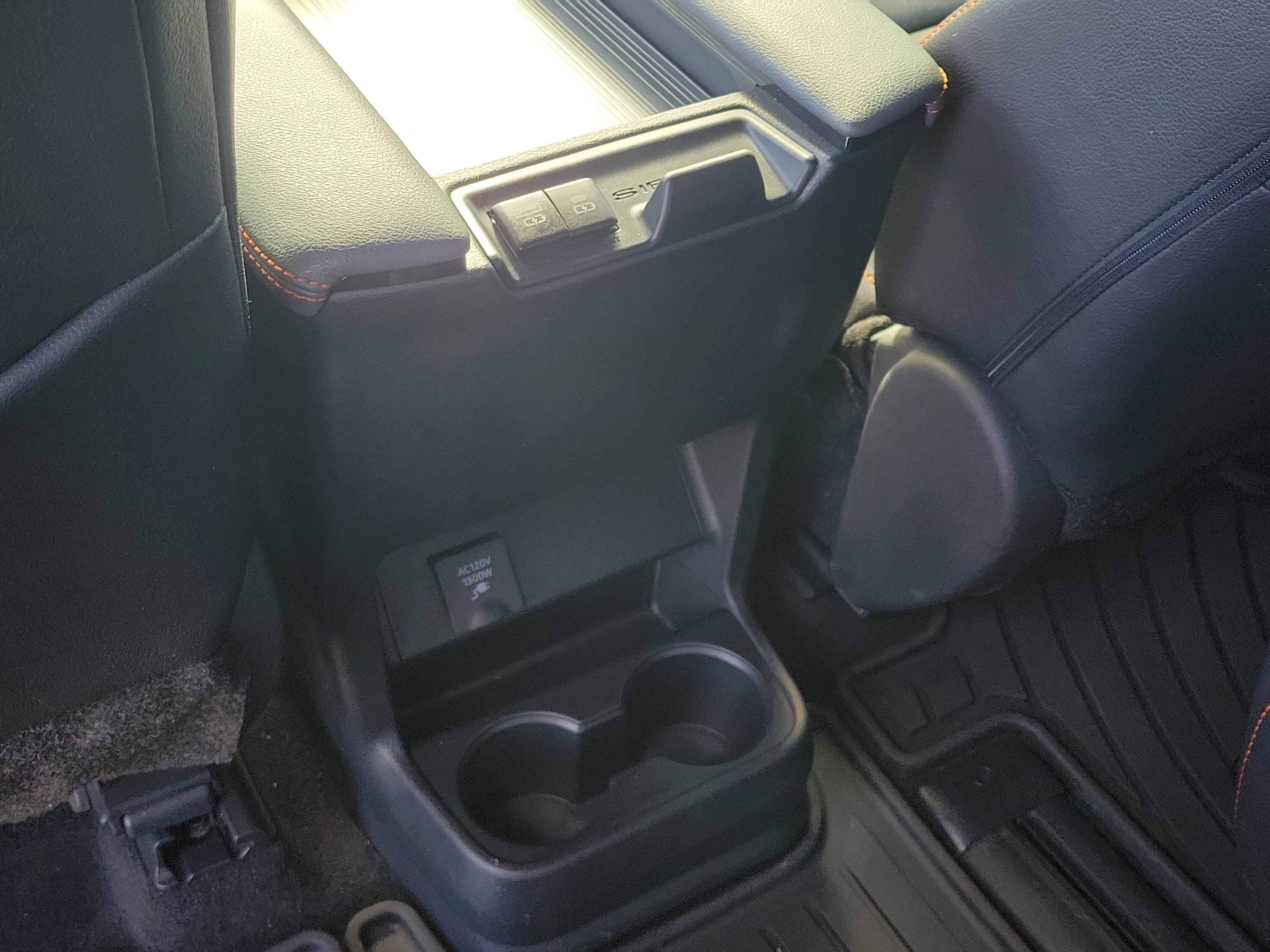 Used 2023 Toyota Sienna XSE w/ XSE Plus Package image 18