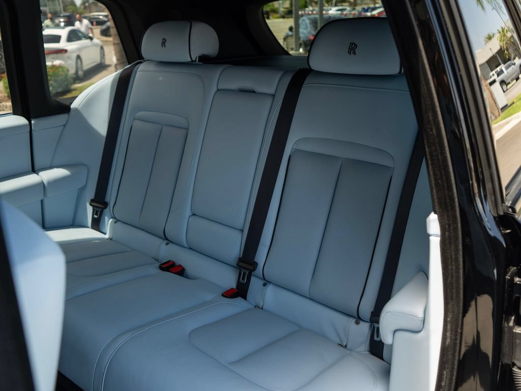 Used 2026 Rolls-Royce Cullinan AWD/4WD image 36
