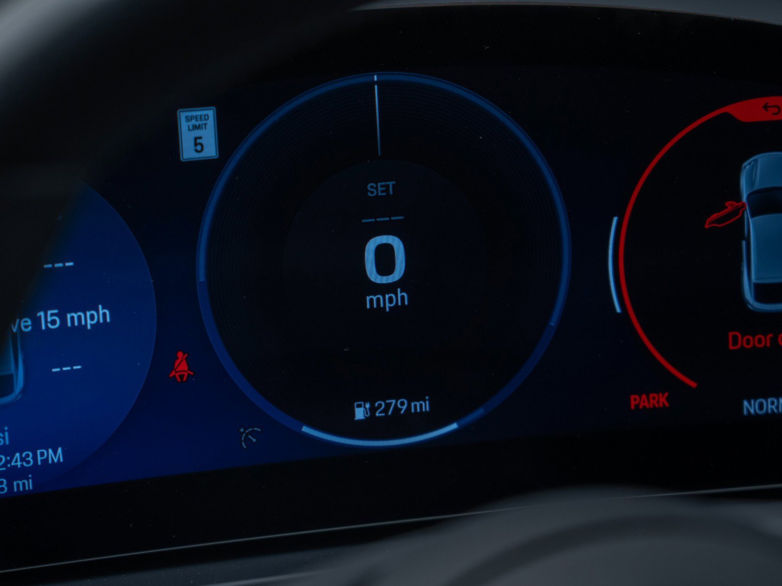 Certified 2025 Porsche Macan Electric image 24