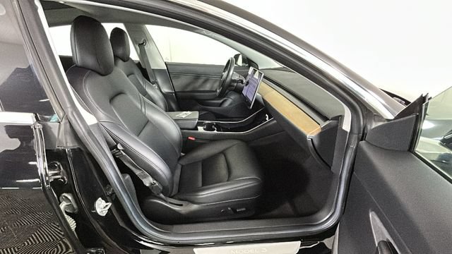 Used 2018 Tesla Model 3 Long Range RWD image 30