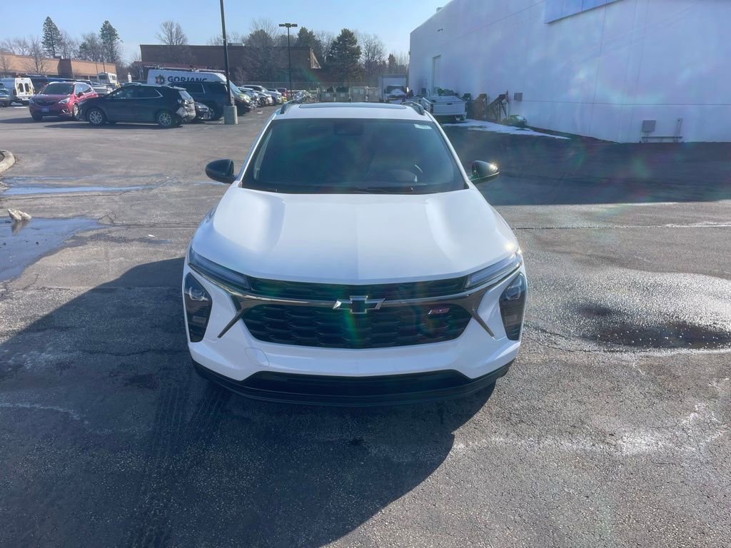 New 2026 Chevrolet Trax RS w/ Sunroof Package image 2