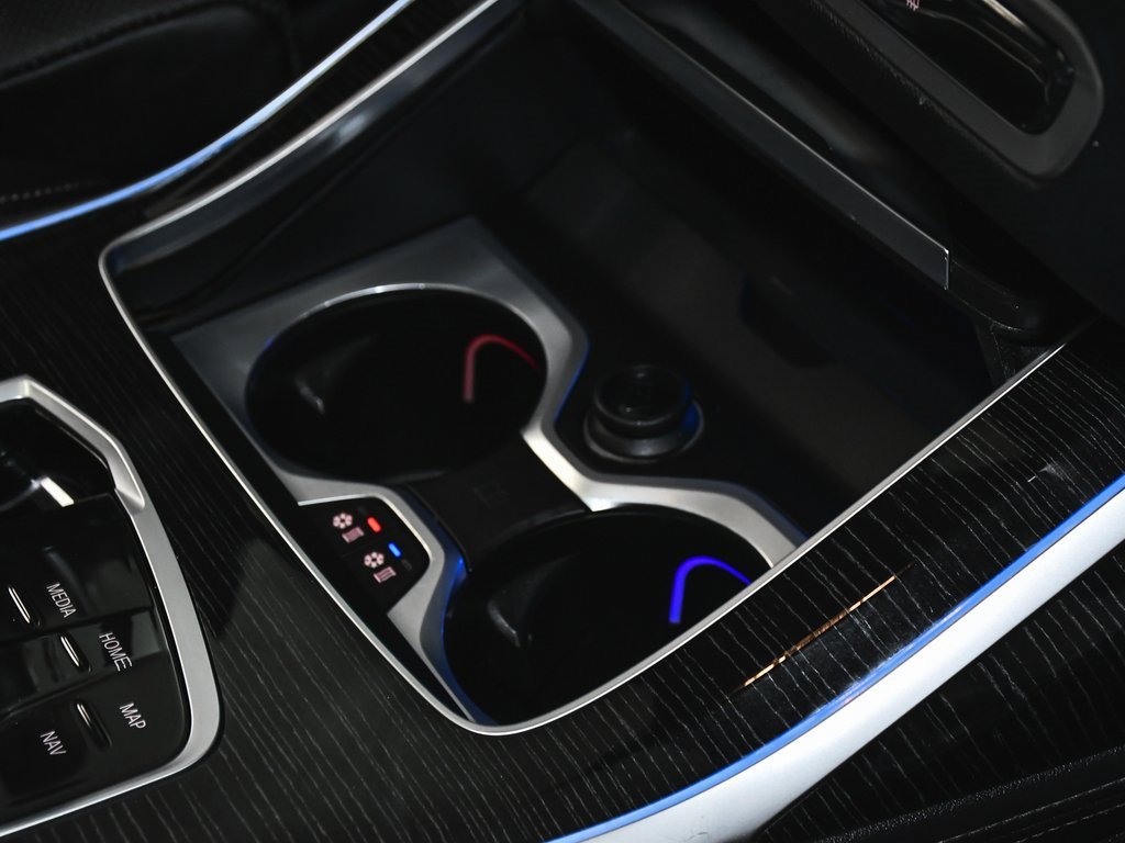 Used 2024 BMW X7 xDrive40i w/ Executive Package image 89